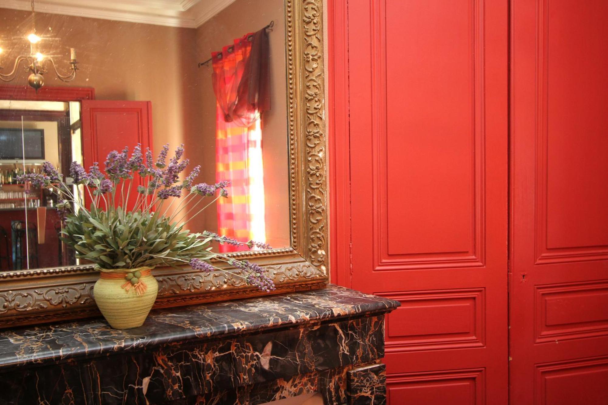 Logis Hotel Le Clos Des Oliviers Bourg-Saint-Andéol Dış mekan fotoğraf