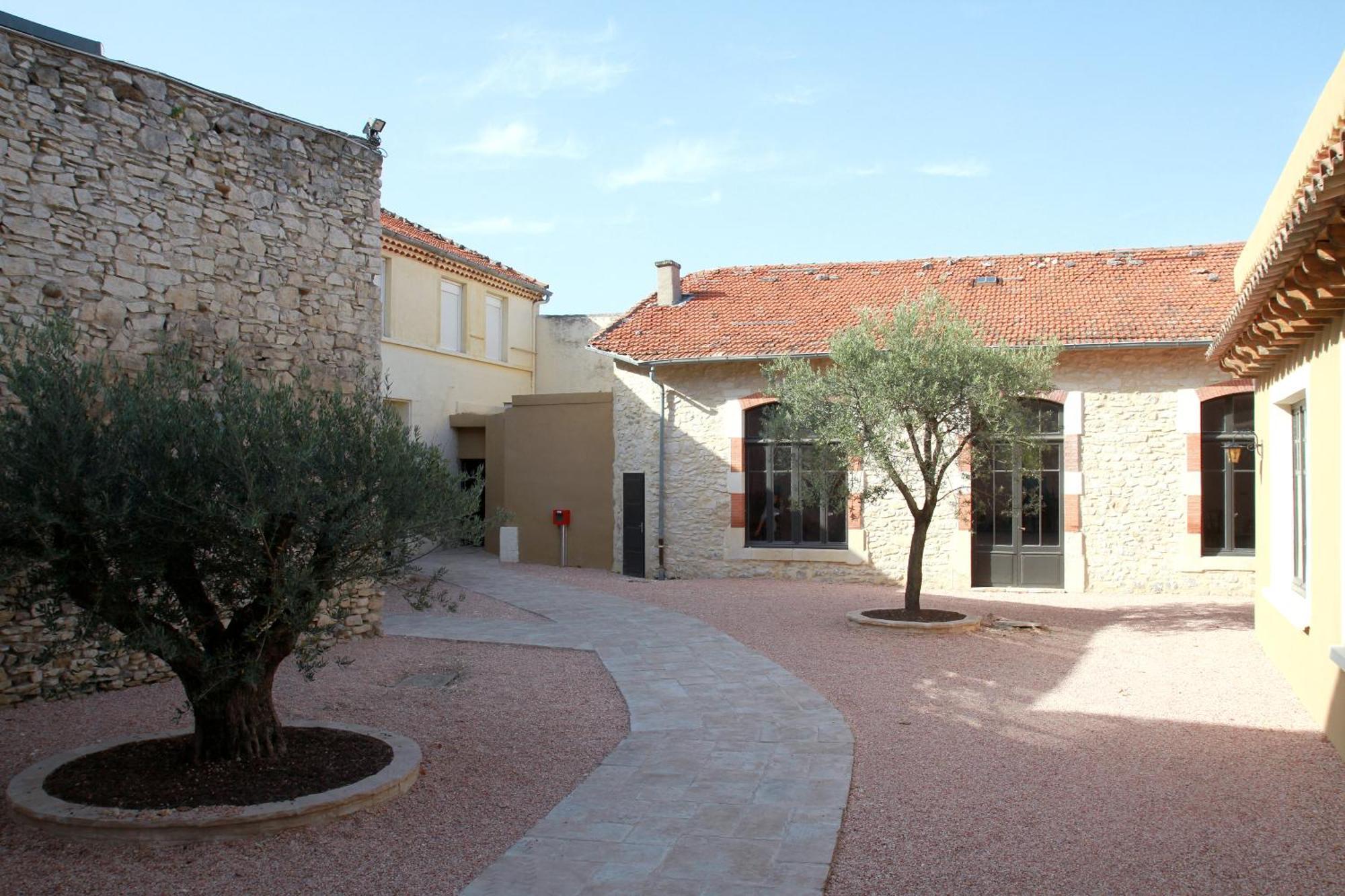 Logis Hotel Le Clos Des Oliviers Bourg-Saint-Andéol Dış mekan fotoğraf